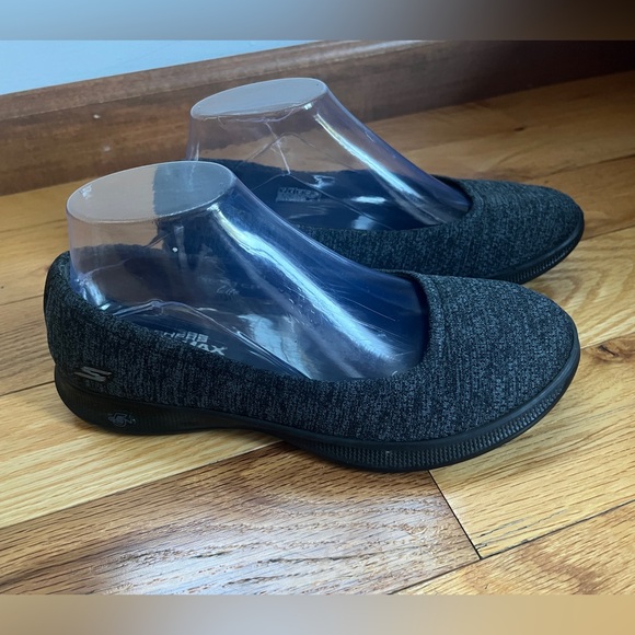 Skechers Goga Max Go Step Lite 14479 Womens Shoes 7 Slip On Slide Black Grey - Picture 1 of 10